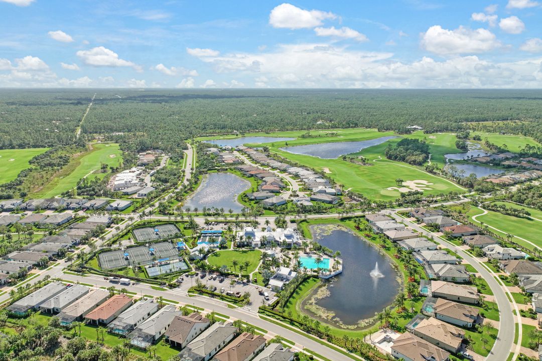 9547 Curlew Dr, Naples, FL 34120