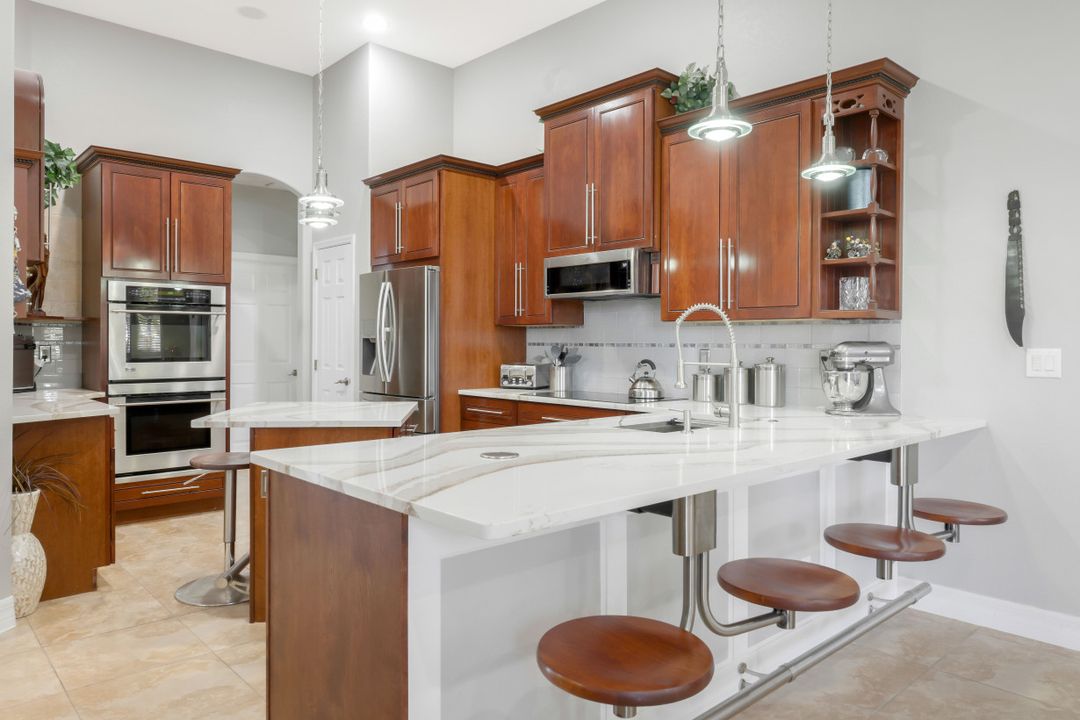 720 SW 13th St, Cape Coral, FL 33991