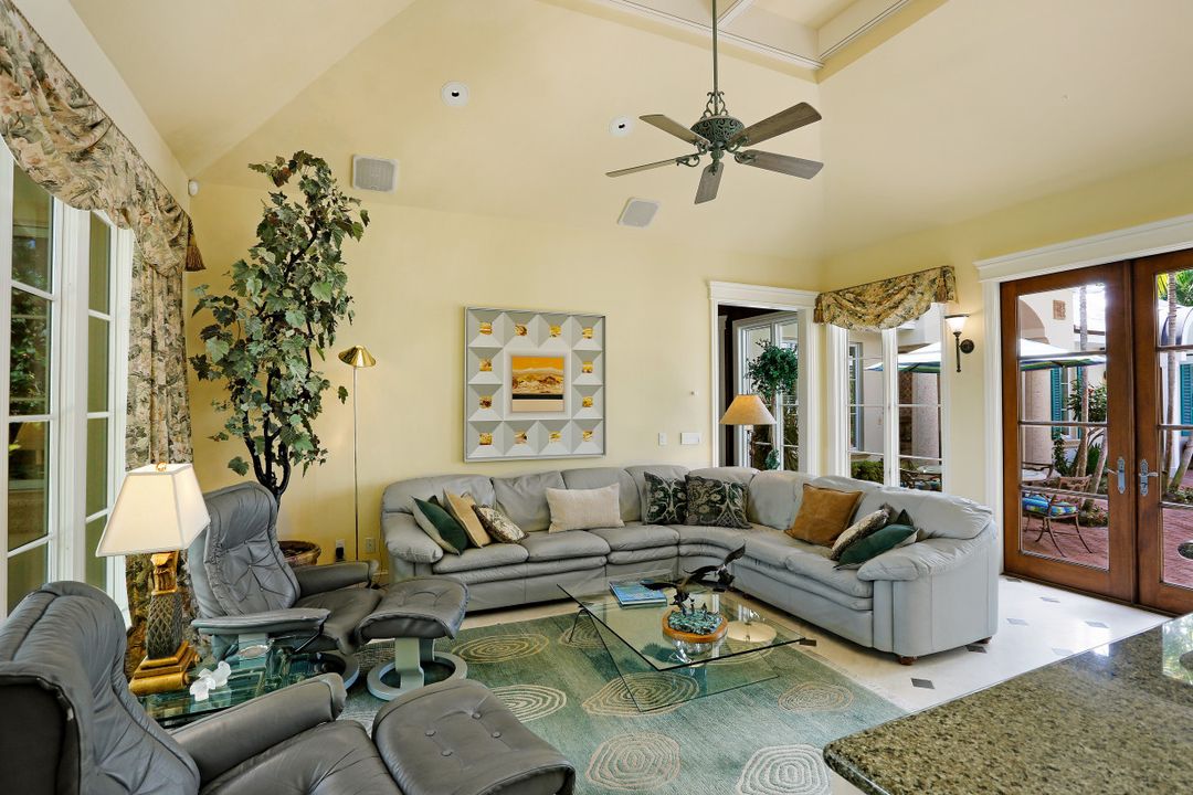 185 Cheshire Way, Naples, FL 34110