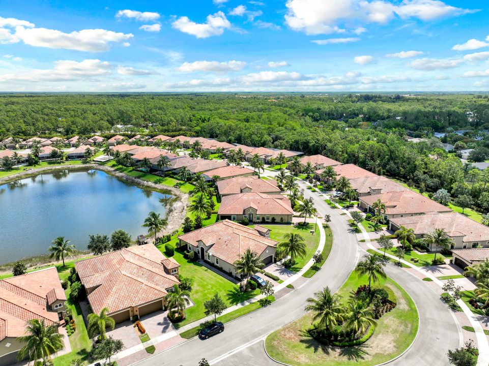 9160 Isla Bella Cir, Bonita Springs, FL 34135