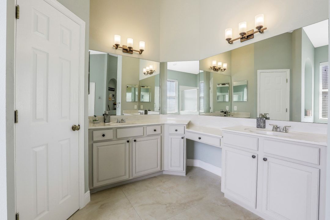 2198 Grove Dr, Naples, FL 34120