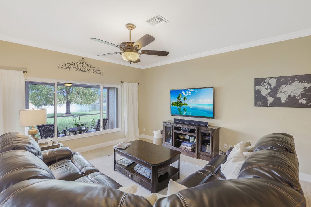 7433 Meldin Ct, Naples, FL 34104