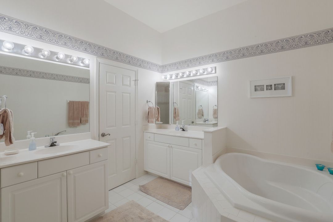 1090 Egrets Walk Cir #202, Naples, FL 34108