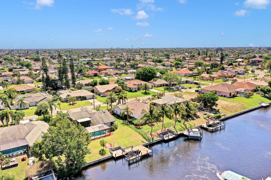 1121 SE 21st St, Cape Coral, FL 33990