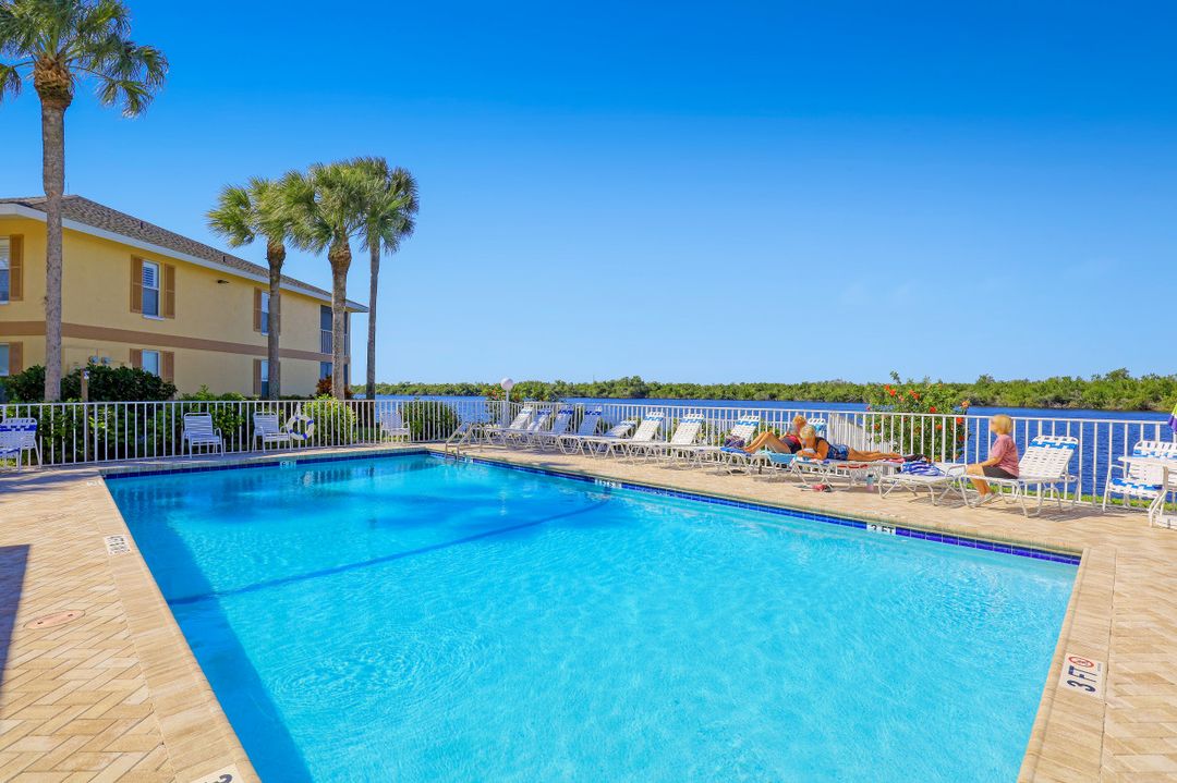 1045 Mainsail Dr #413, Naples, FL 34114