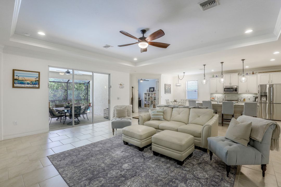 3101 Amadora Cir, Cape Coral, FL 33909