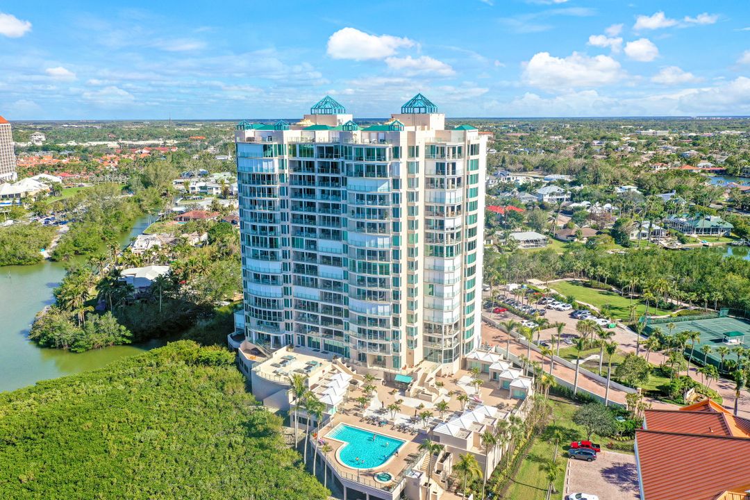 60 Seagate Dr #1204, Naples, FL 34103