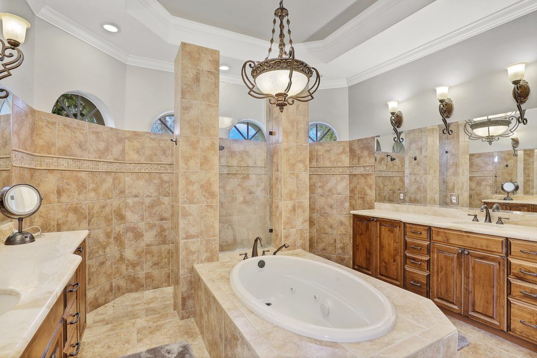 99 Gulfport Ct, Marco Island, FL 34145