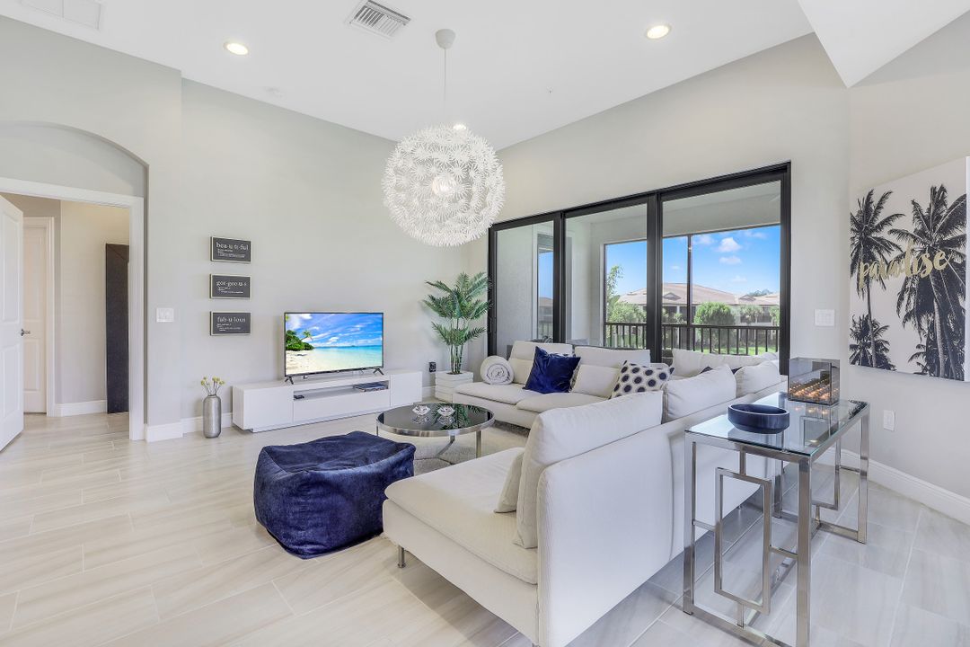 2185 Frangipani Cir, Naples, FL 34120