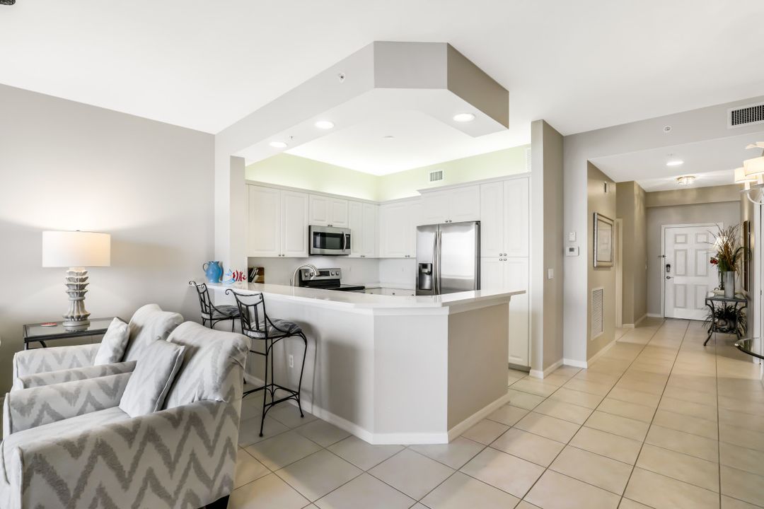 450 Launch Cir #402, Naples, FL 34108