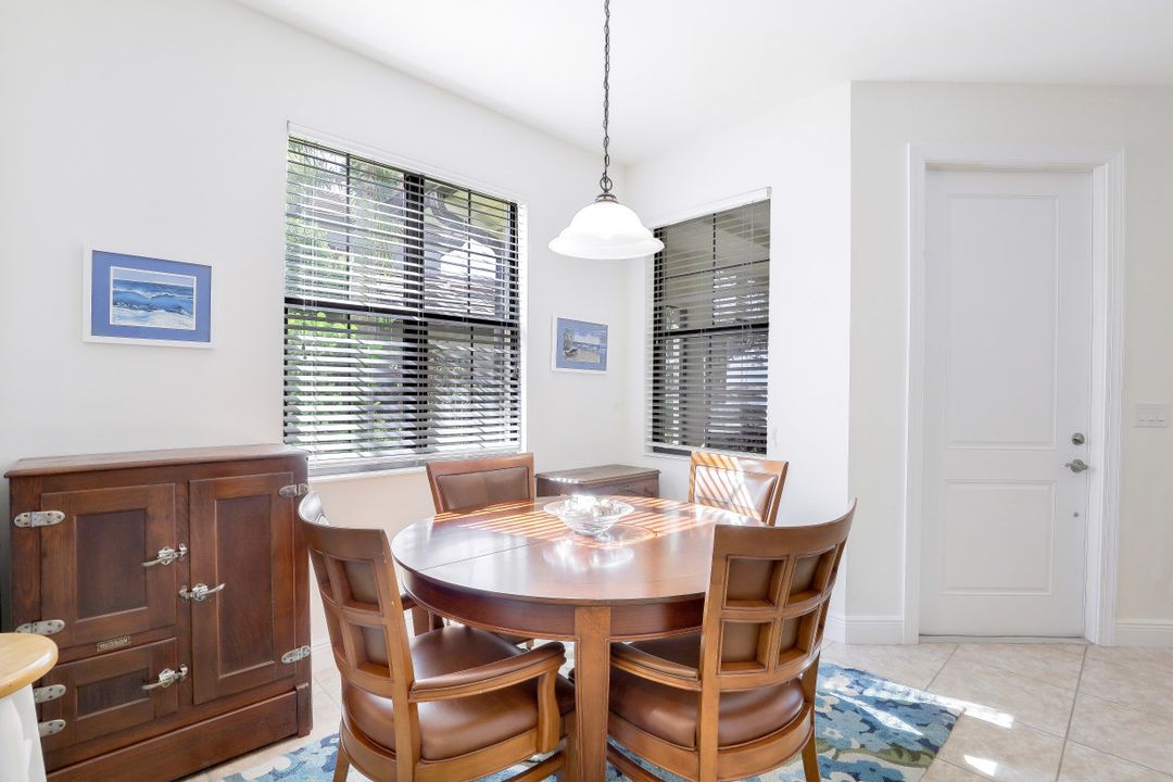 1419 Santiago Cir #1603, Naples, FL 34113