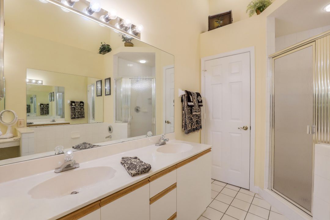 2305 Hidden Lake Dr #4, Naples, FL 34112