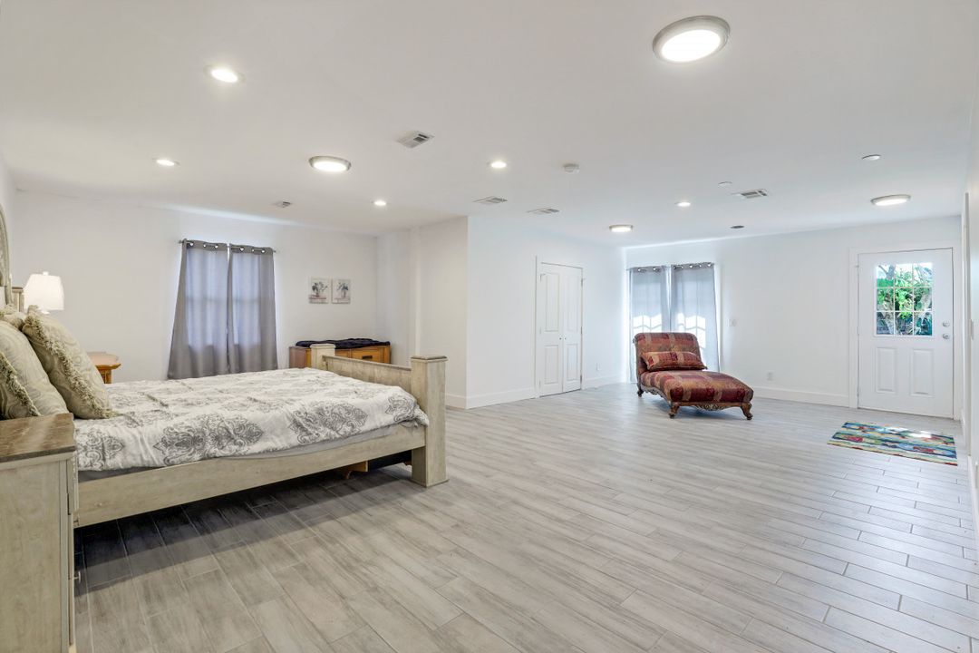 778 100th Ave N, Naples, FL 34108