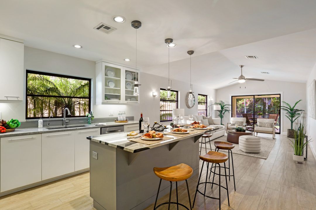 640 98th Ave N, Naples, FL 34108