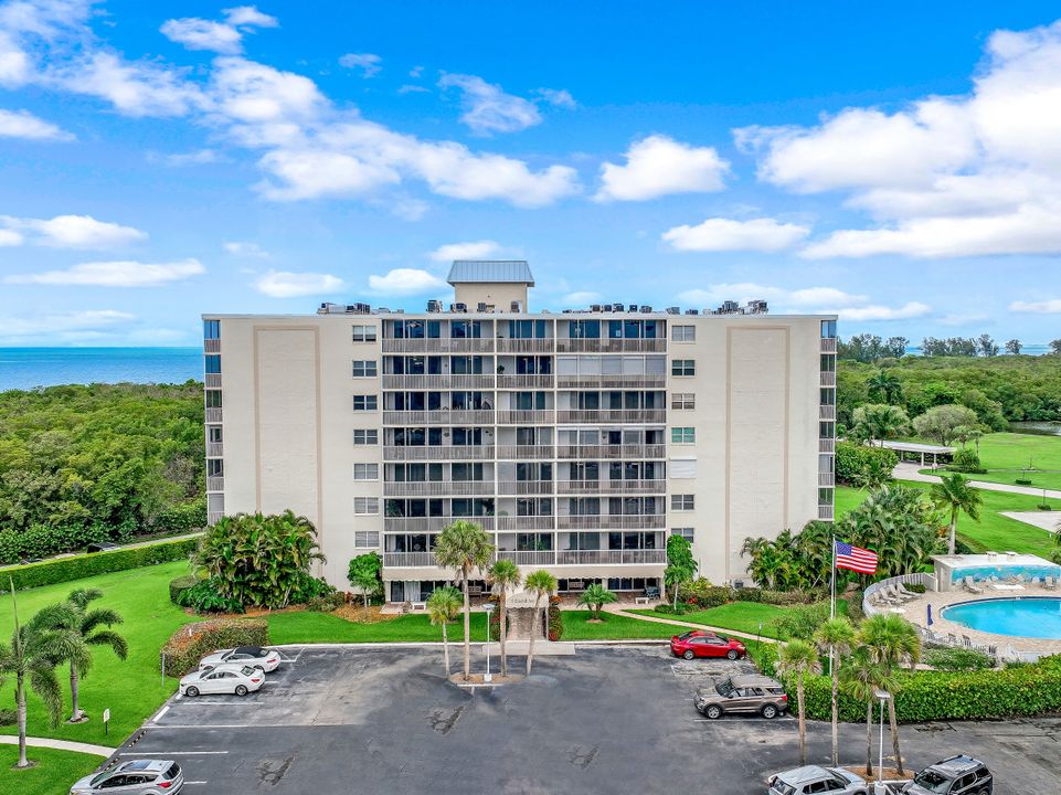 5 Bluebill Ave #606, Naples, FL 34108