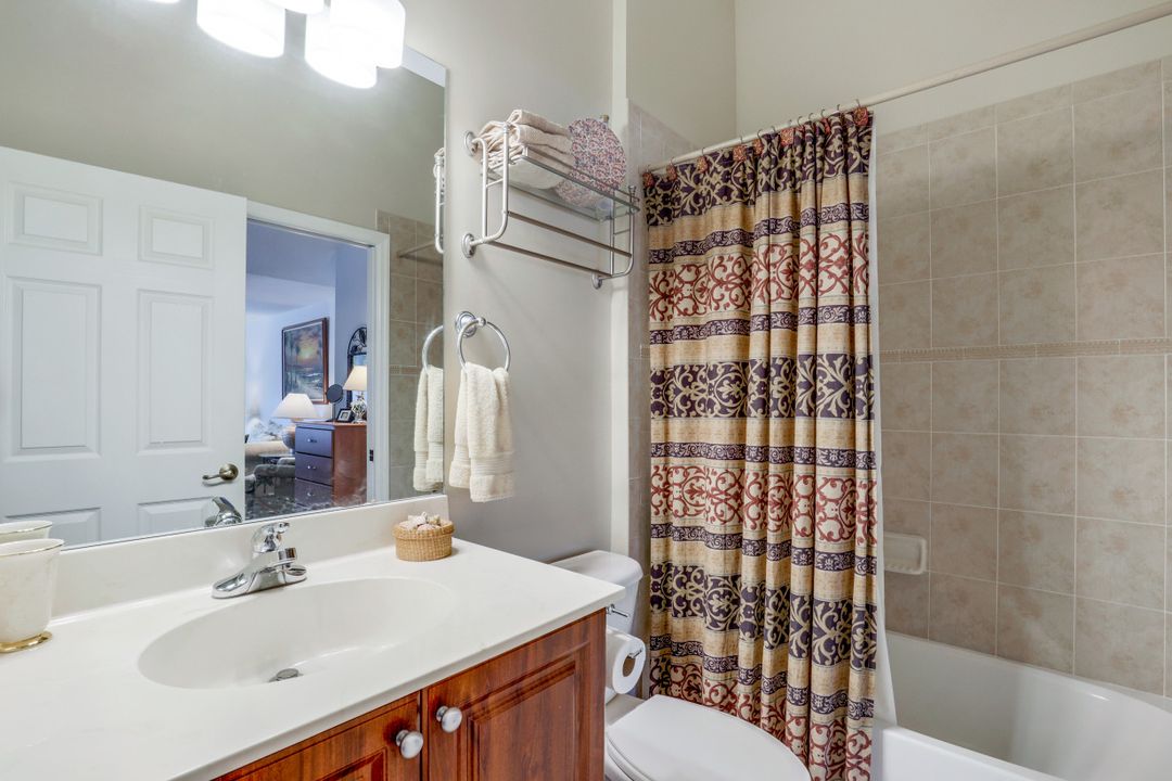 5610 Sherborn Dr #202, Naples, FL 34110