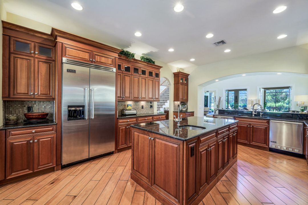 2919 Tiburon Blvd E, Naples, FL 34109