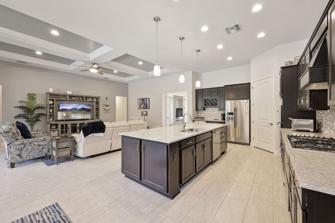 9431 Greyhawk Trl, Naples, FL 34120