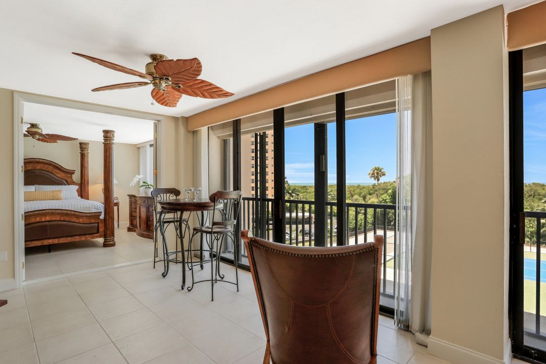 5601 Turtle Bay Dr #302, Naples, FL 34108