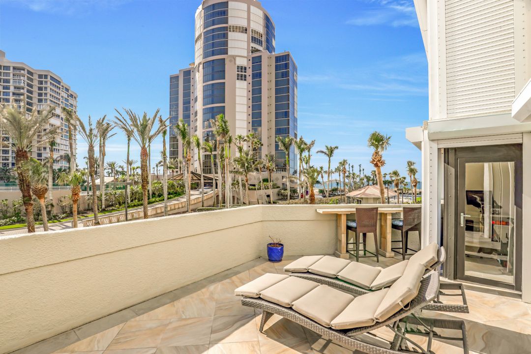 4401 Gulf Shore Blvd N #D-207, Naples, FL 34103