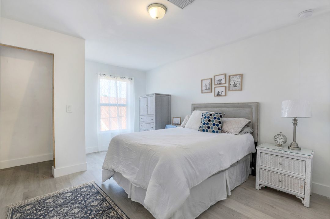 778 100th Ave N, Naples, FL 34108