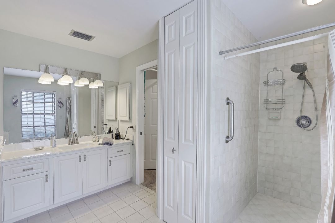 2259 Queens Way, Naples, FL 34112