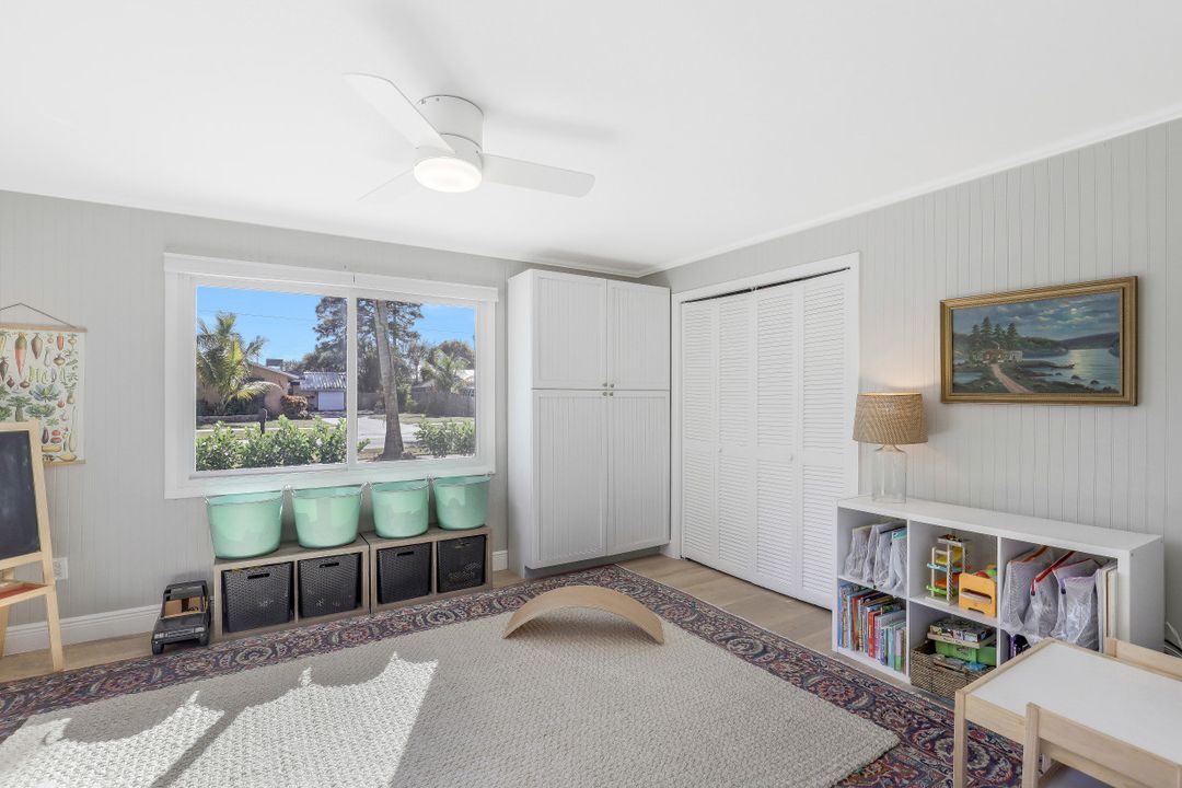 1091 22nd Ave N, Naples, FL 34103