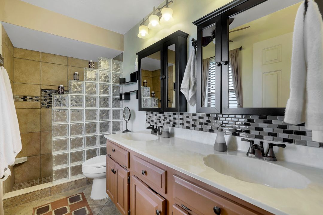 2091 Pine Isle Ln, Naples, FL 34112