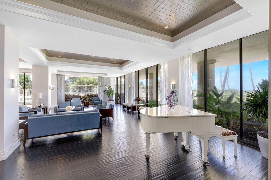 4301 Gulf Shore Blvd N #1700, Naples, FL 34103