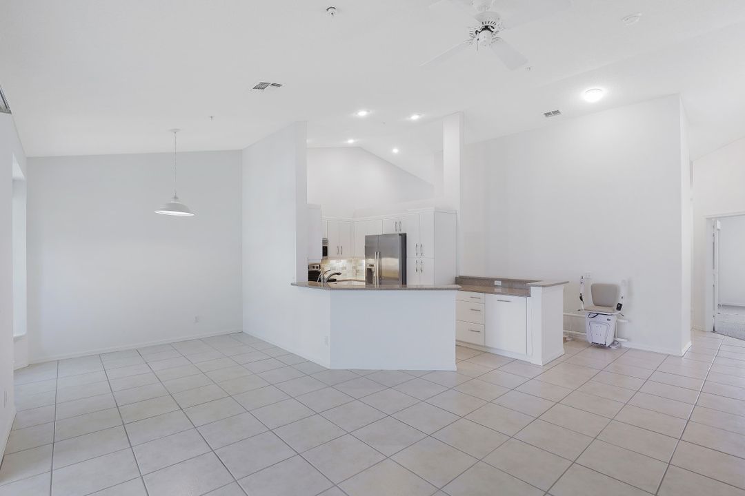 97 Silver Oaks Cir #2203, Naples, FL 34119