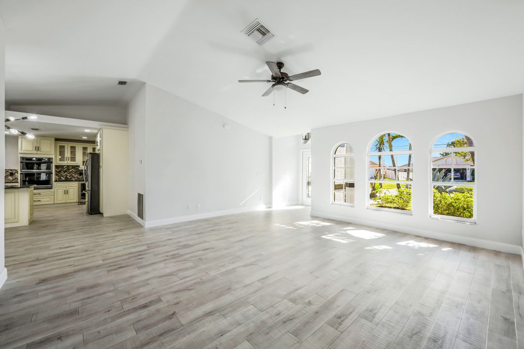 2555 SW 27th St, Cape Coral, FL 33914