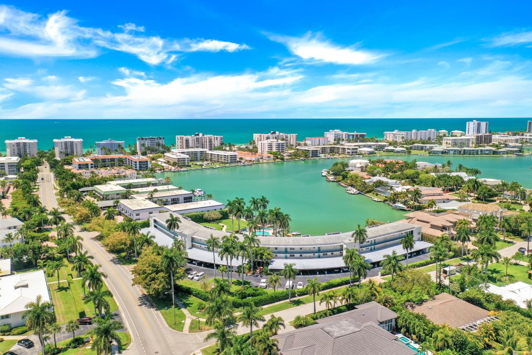 383 Harbour Dr #302, Naples, FL 34103