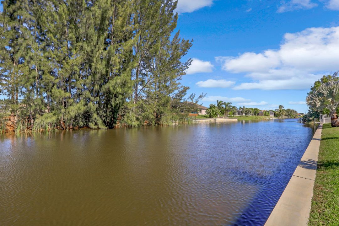 1001 SW 37th St, Cape Coral, FL 33914