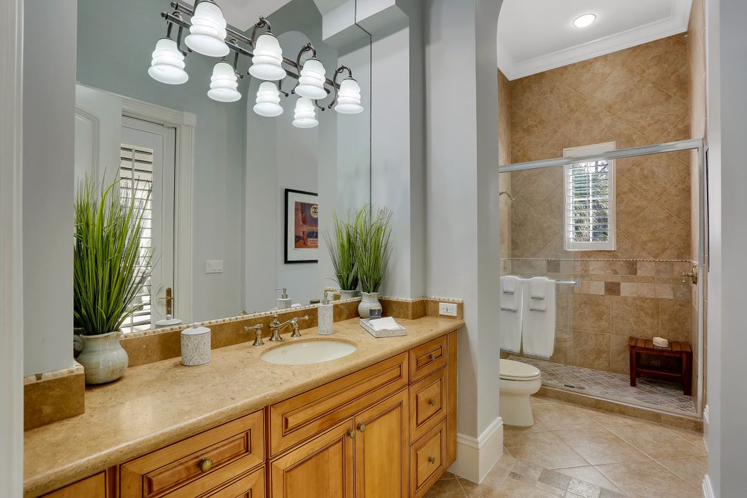 4642 Idylwood Ln, Naples, FL 34119