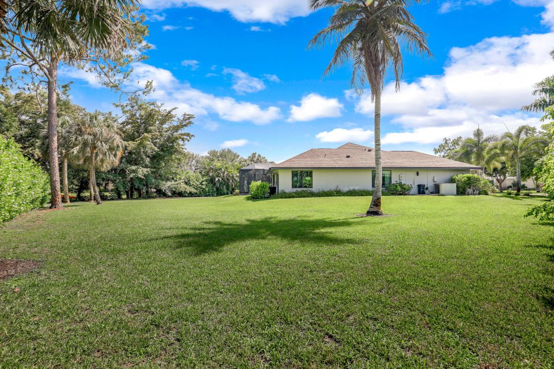 2201 Noble Ct, Naples, FL 34110