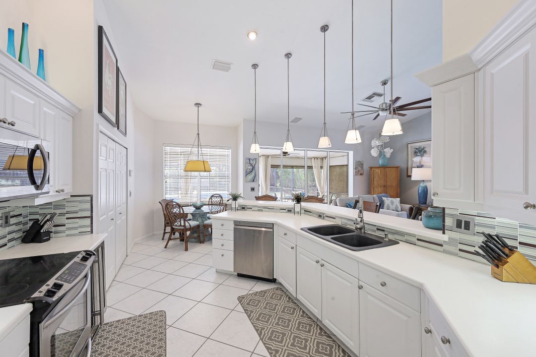 6485 Autumn Woods Blvd, Naples, FL 34109