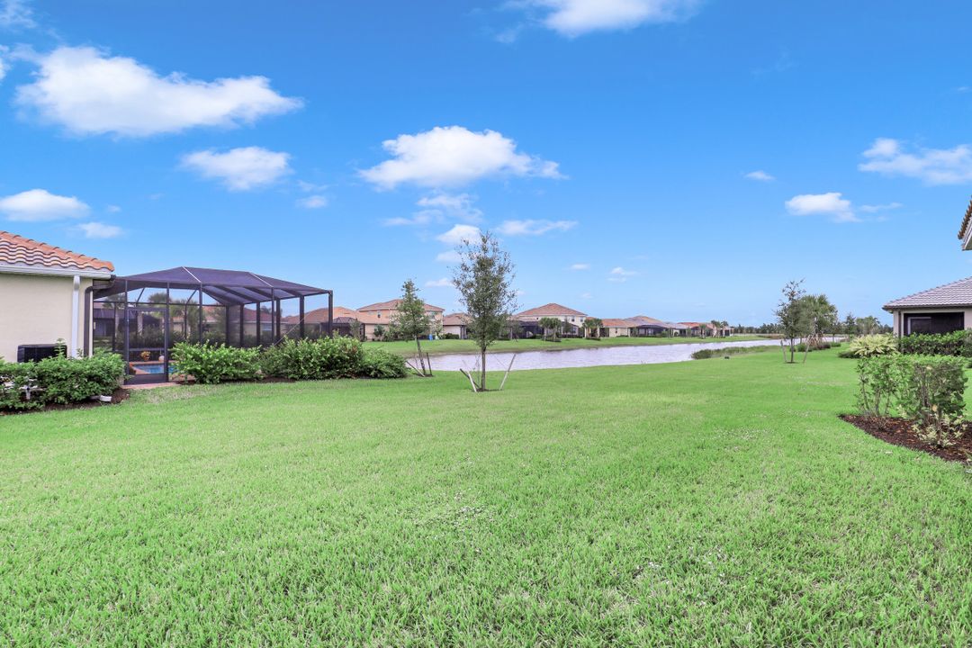 2105 Clementine St, Naples, FL 34120