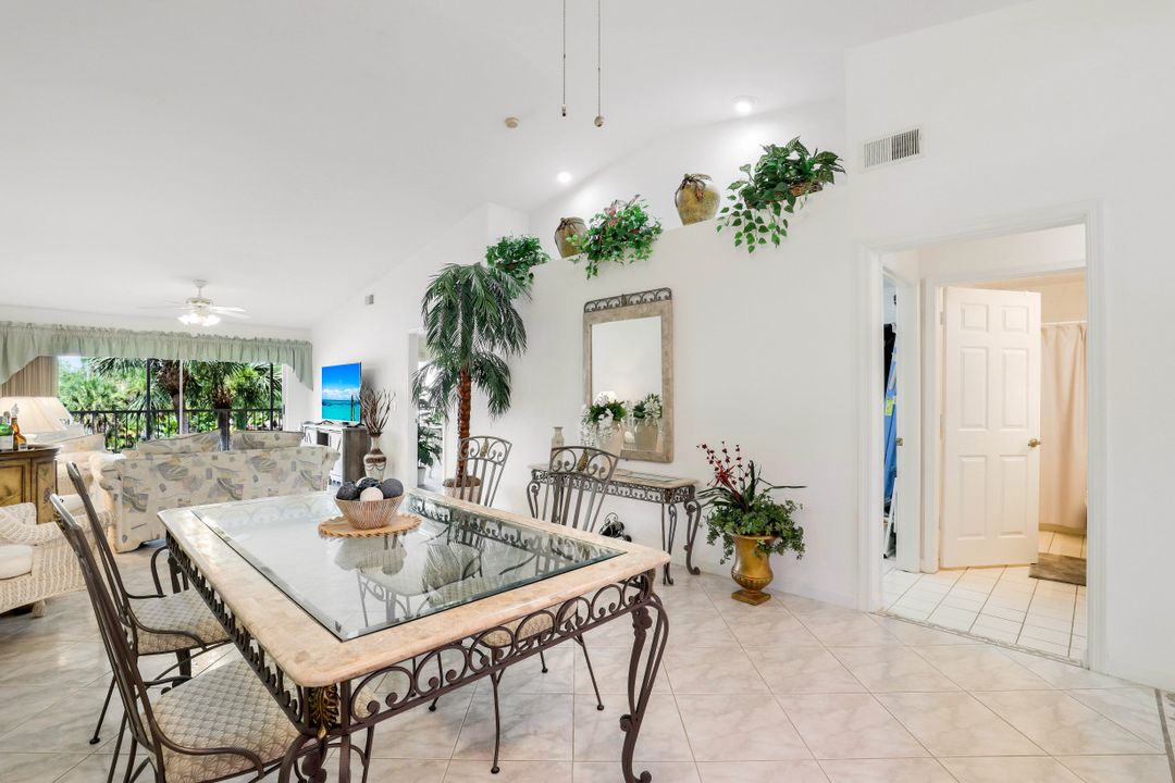 2420 Hidden Lake Dr #1006, Naples, FL 34112