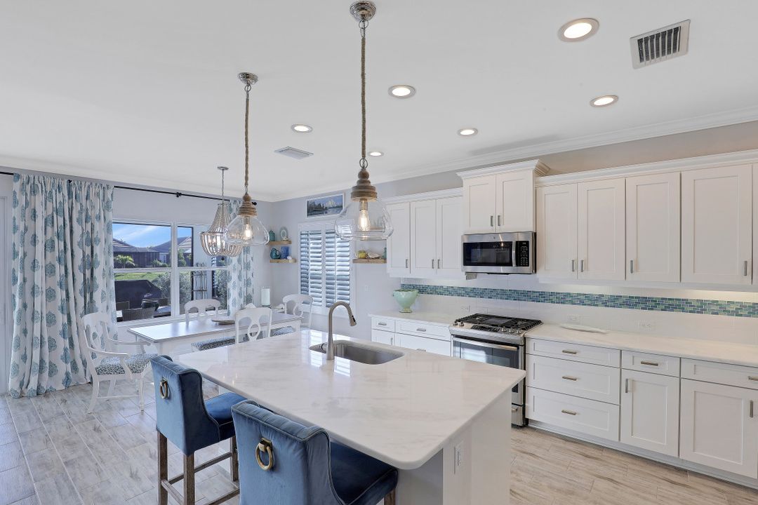 19874 Coconut Harbor Cir, Fort Myers, FL 33908