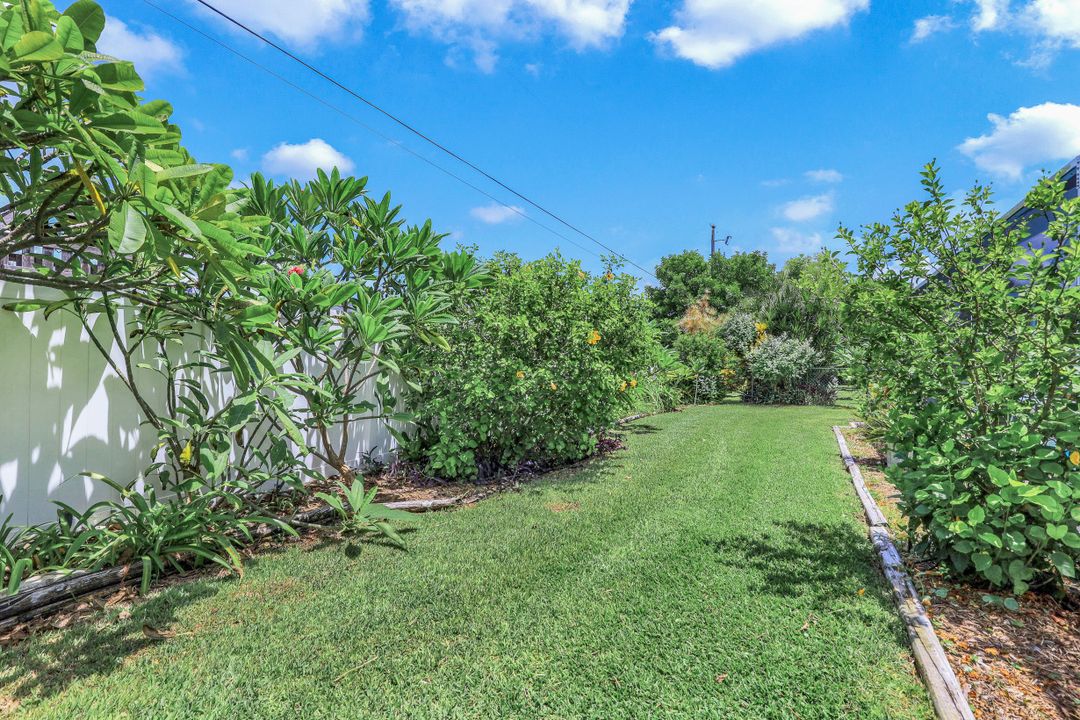 1007 Archer Pkwy E, Cape Coral, FL 33904