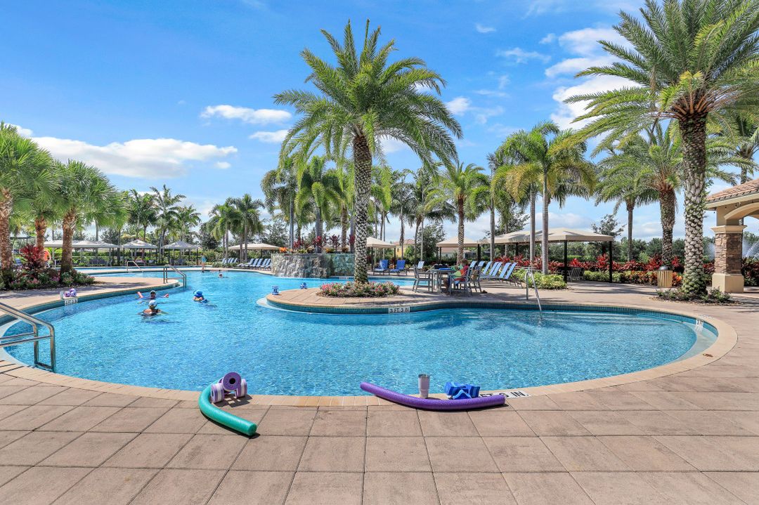 3642 Santaren Ct, Naples, FL 34119