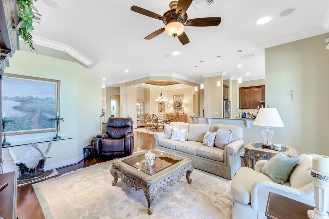 9220 Quartz Ln #201, Naples, FL 34120