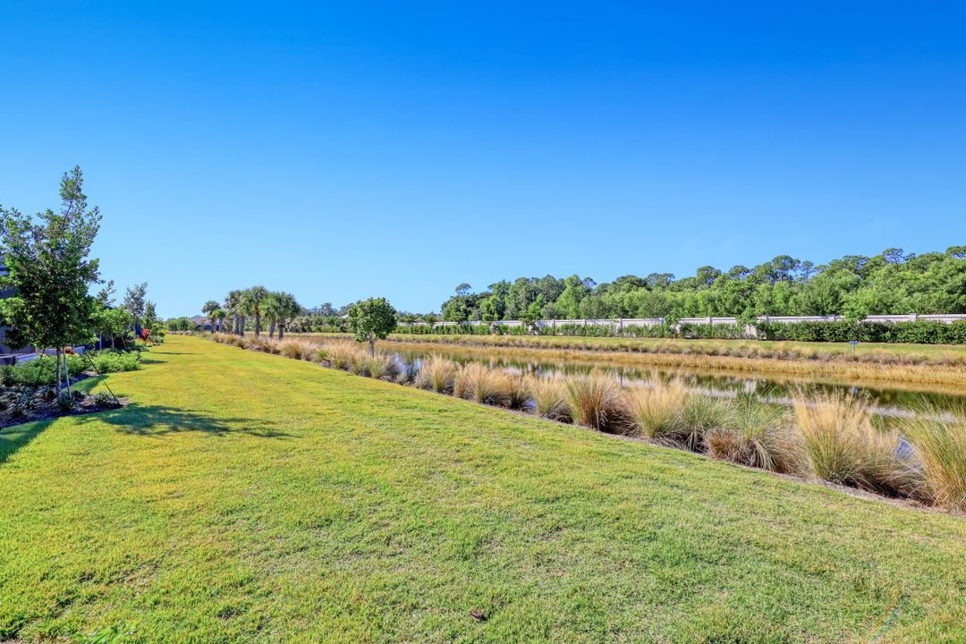 5855 Haiti Dr, Naples, FL 34112