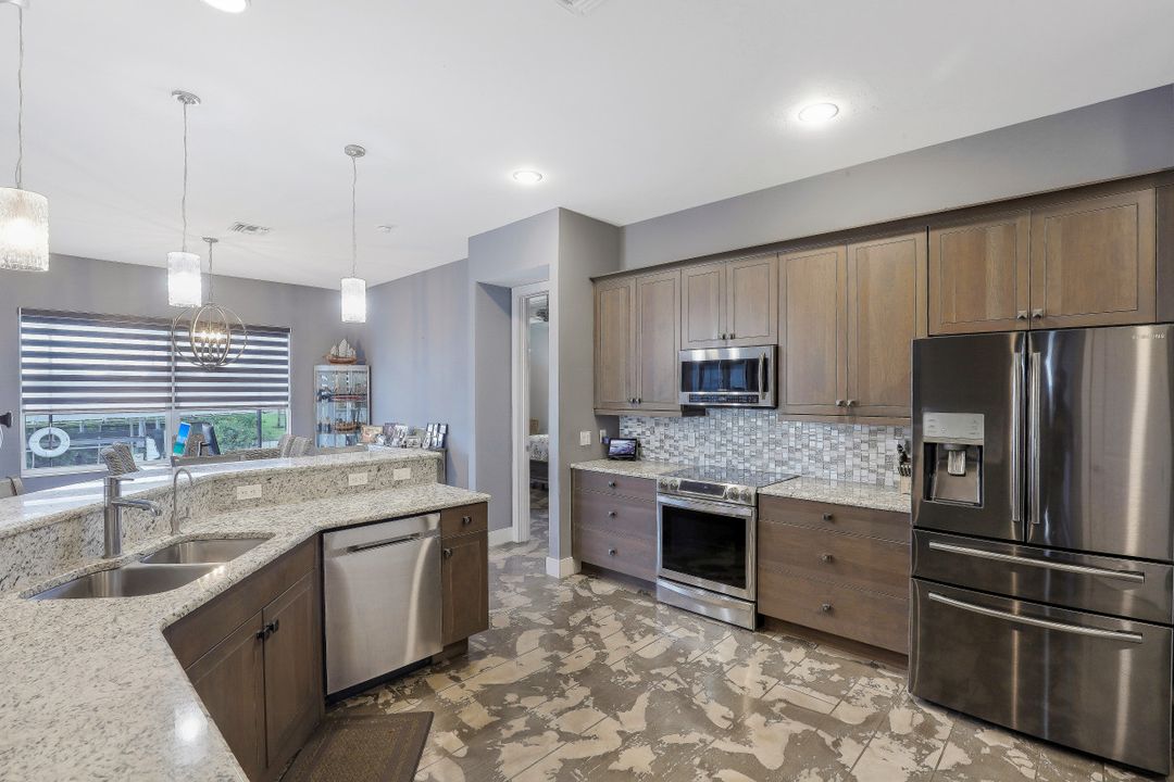 602 NW 32nd Pl, Cape Coral, FL 33993