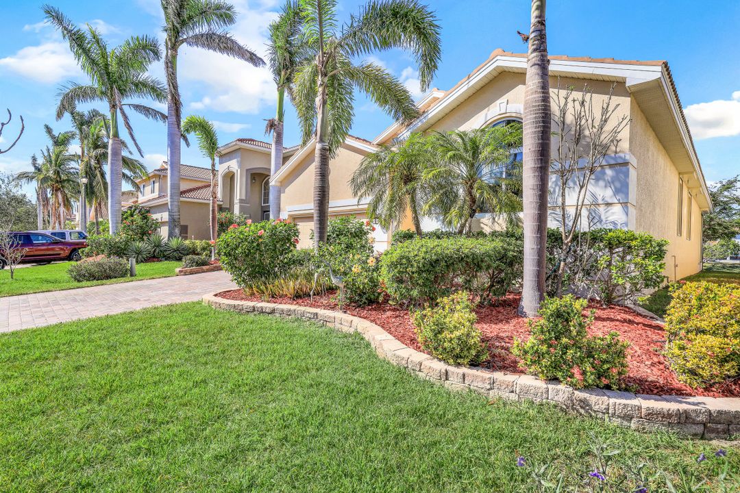 8615 Sumner Ave, Fort Myers, FL 33908