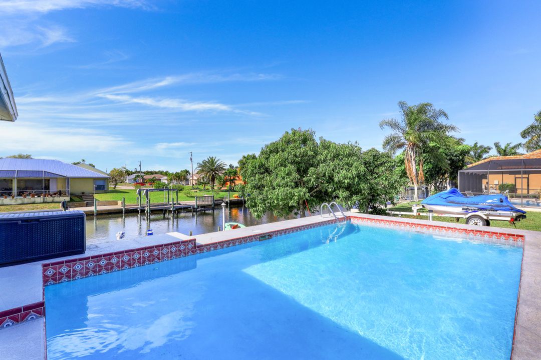 432 Mohawk Pkwy, Cape Coral, FL 33914