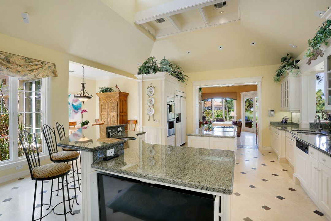 185 Cheshire Way, Naples, FL 34110