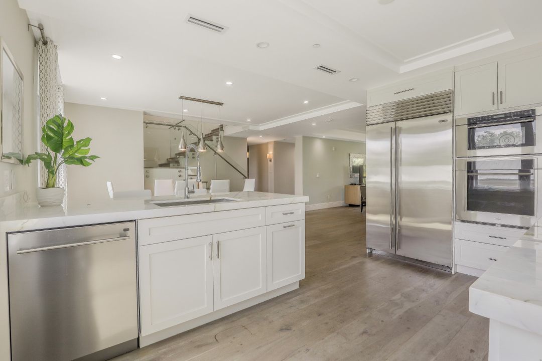 875 9th St S #PH, Naples, FL 34102