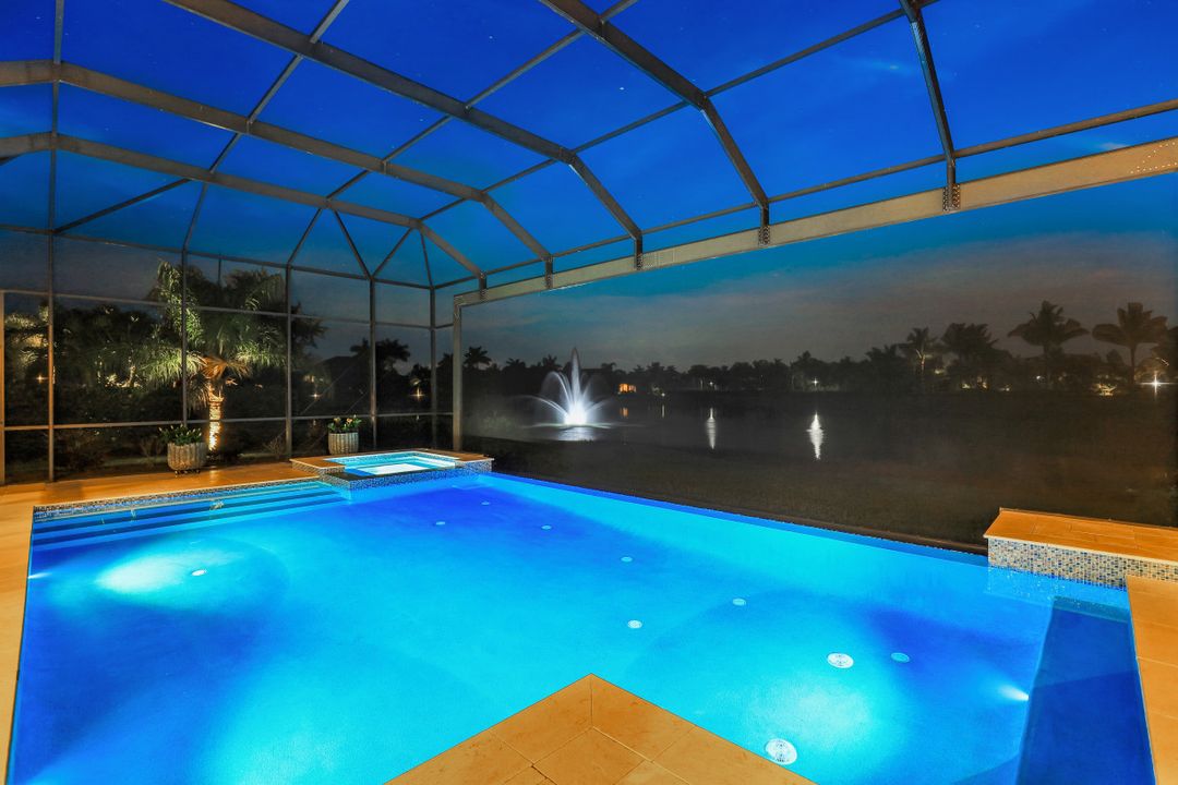 6587 Barbera Ln, Naples, FL 34113