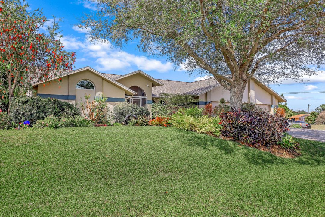 204 SE 20th Pl, Cape Coral, FL 33990